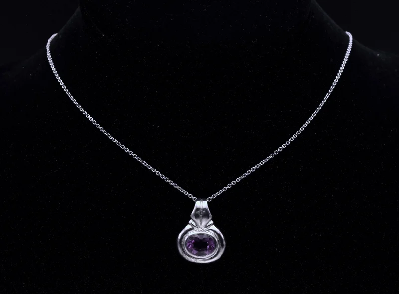 vintage style necklaces for women -handcrafted necklaces for women -Vintage Sterling Silver Amethyst Pendant Sterling Silver Chain Necklace - 20"