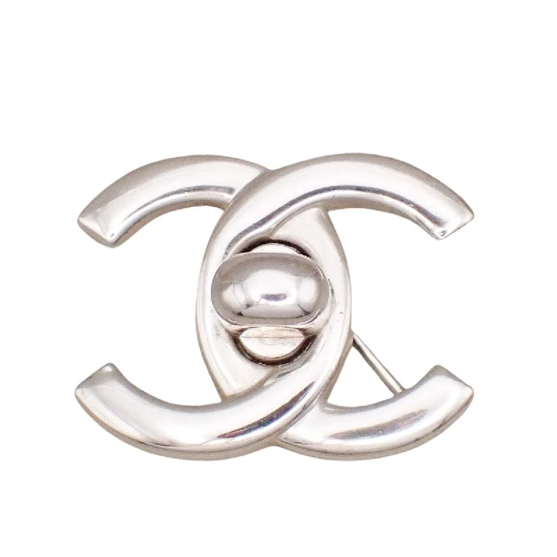 minimalistic bracelets for women -lucky charm necklaces for women -Chanel Coco Mark   Plated Bracelet Jewelry (Pre-Owned)