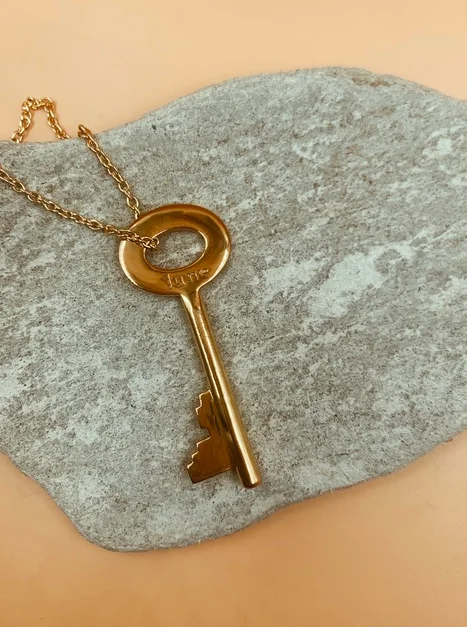 pendant necklaces for women -pendant necklaces for women -Homecoming Lune Key Necklace